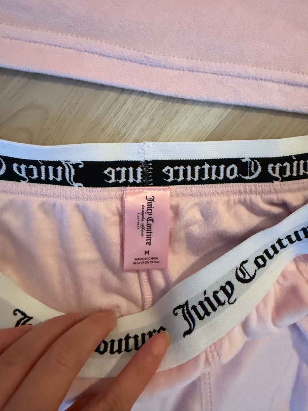 Juicy Couture Light Pink Branded Lounge Set - Picture 6 of 7